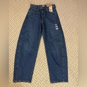 Women’s Levi’s Cinch Barrel jeans 28 x 31 NWT